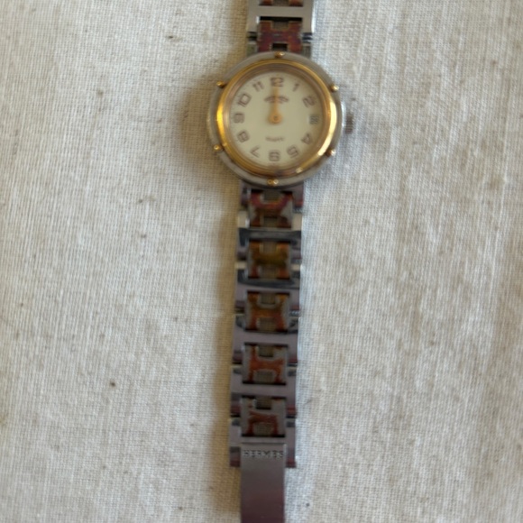 Auth HERMES QZ Clipper Ivory Dial Date Round Watch - Picture 9 of 10